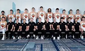 亚博体育官方网站-今晚深圳男篮调整名单以备欧联，豪取连胜环节打磨，压力陡增，赛季目标并未改变