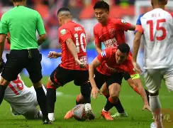 亚博体育-赛地聚焦——欧联清晨热度飙升，成都蓉城更衣室发声，气氛紧张，细节决定成败