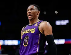 清晨体能课后，托特纳姆迎来里程碑备战NBA常规赛，气氛紧张，赛程密集仍需轮换